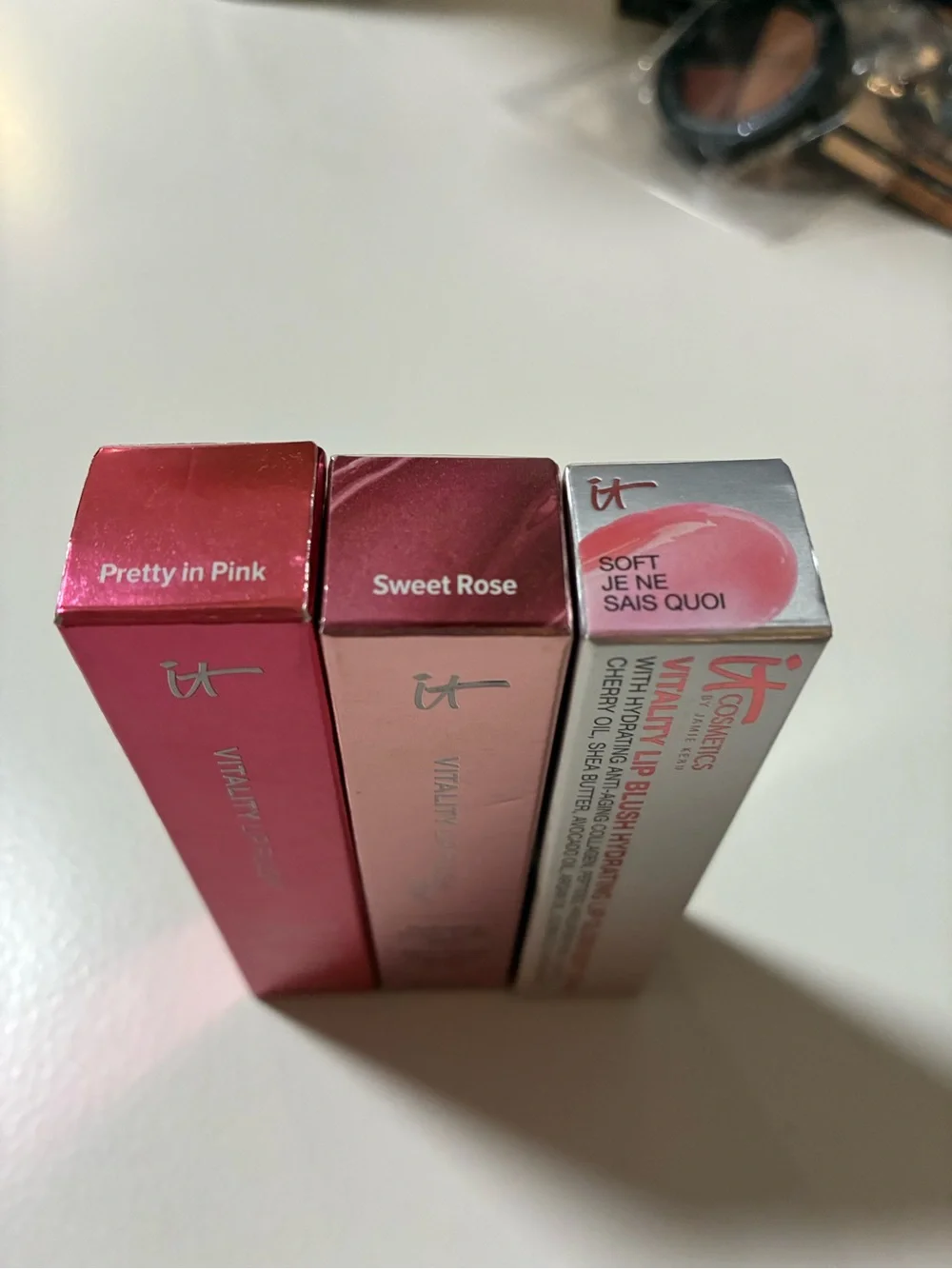 it cosmetics Vitality Lip Flush & Hydrating Glosses - Pink, Rose, Nude